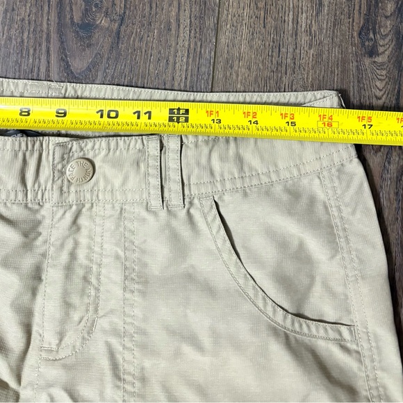 The North Face Women’s Beige Nylon Convertible Hiking Pants - Picture 8 of 15